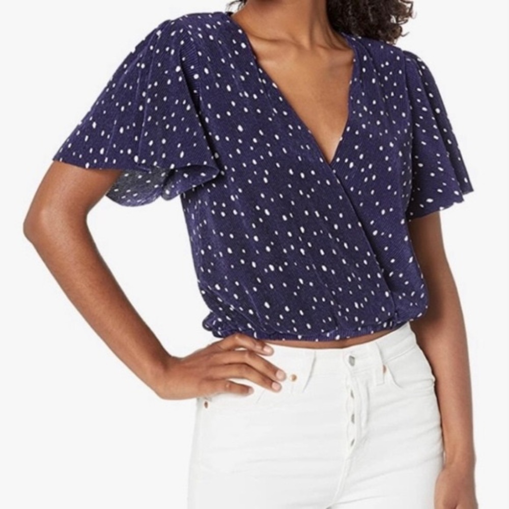 ASTR The Label Navy Blue Short Sleeve Crinkle Polka Dot Faux Wrap Top (Size S)